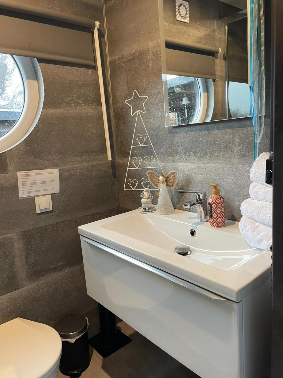 The Blue Houseboat Apartamento *
